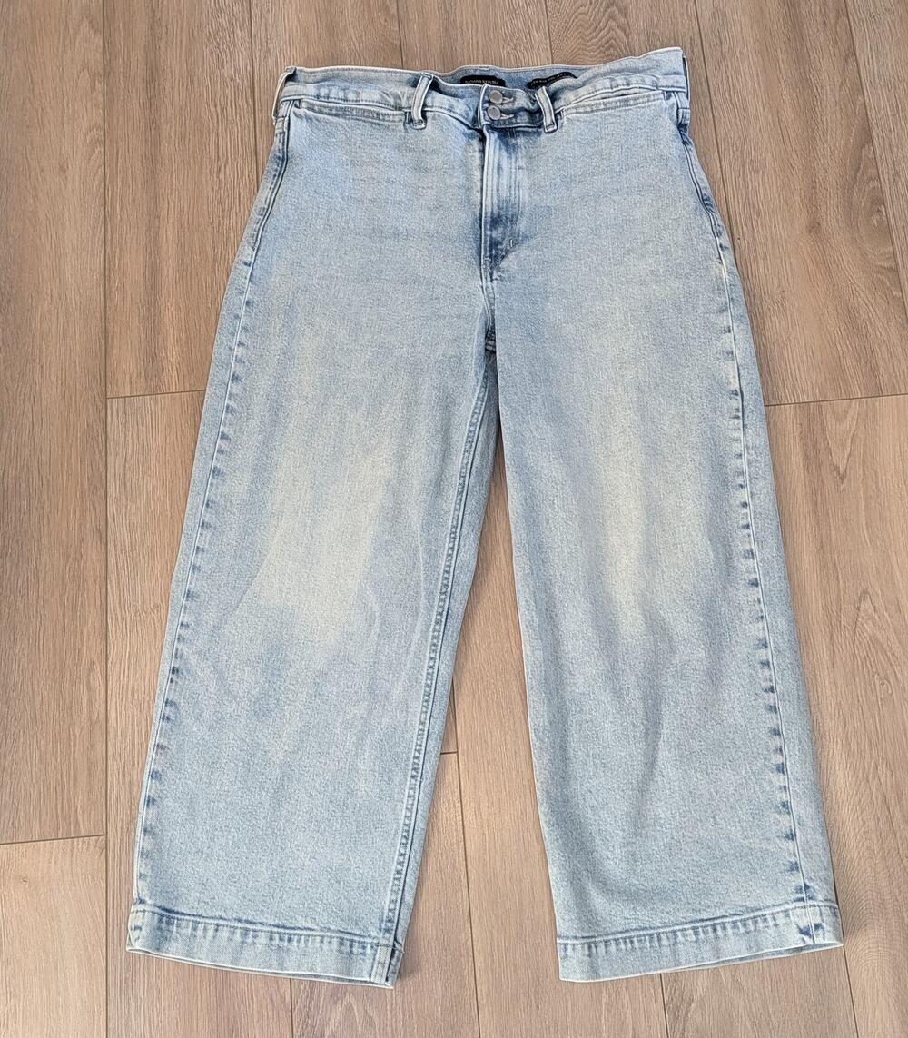 Banana Republic Wide Leg High Rise Croped Jeans Light Wash Size 32